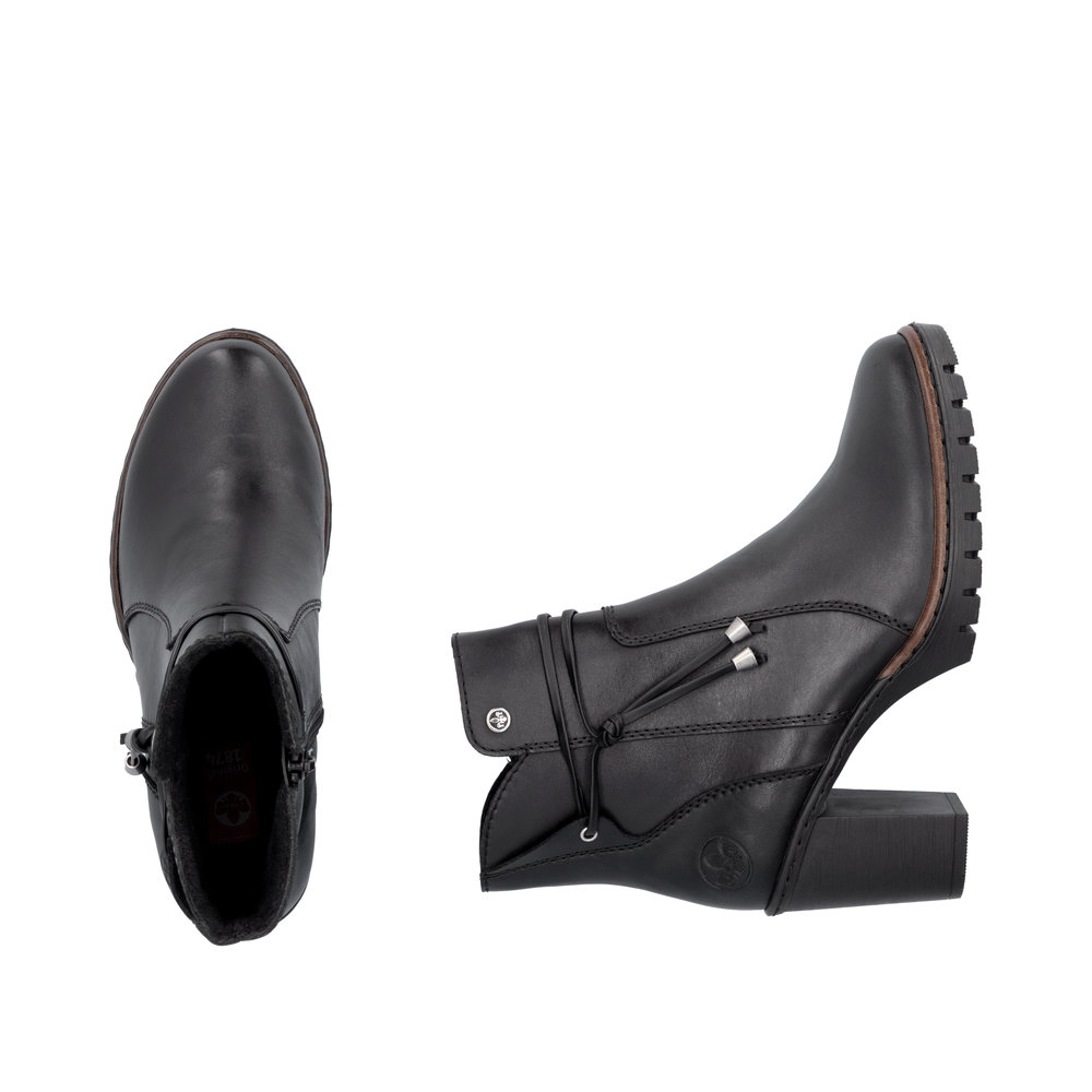 detail Dámská kotníková obuv Rieker Y2567-00 černá