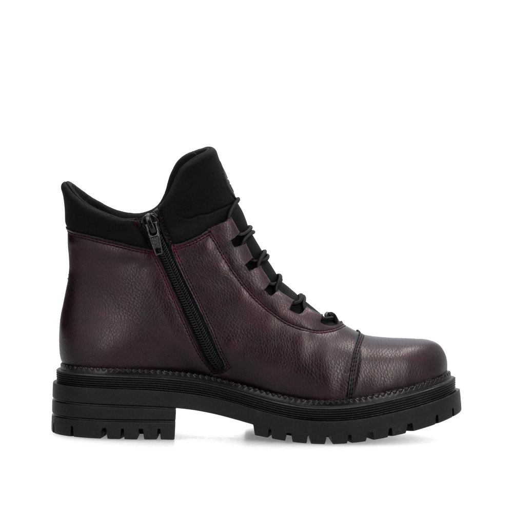 detail Dámská kotníková obuv Rieker Y3163-35 vínová
