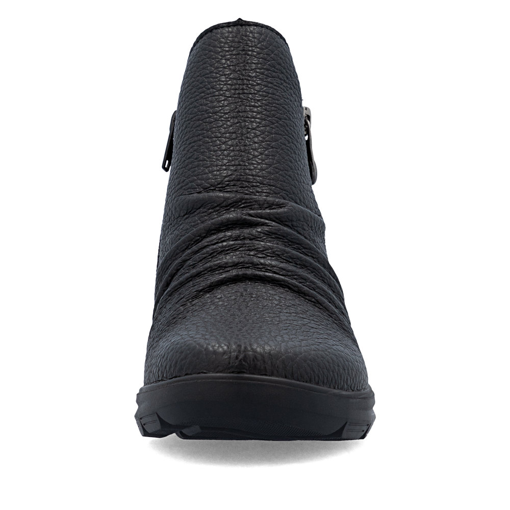 detail Dámská kožená kotníková obuv Rieker Z0056-00 černá