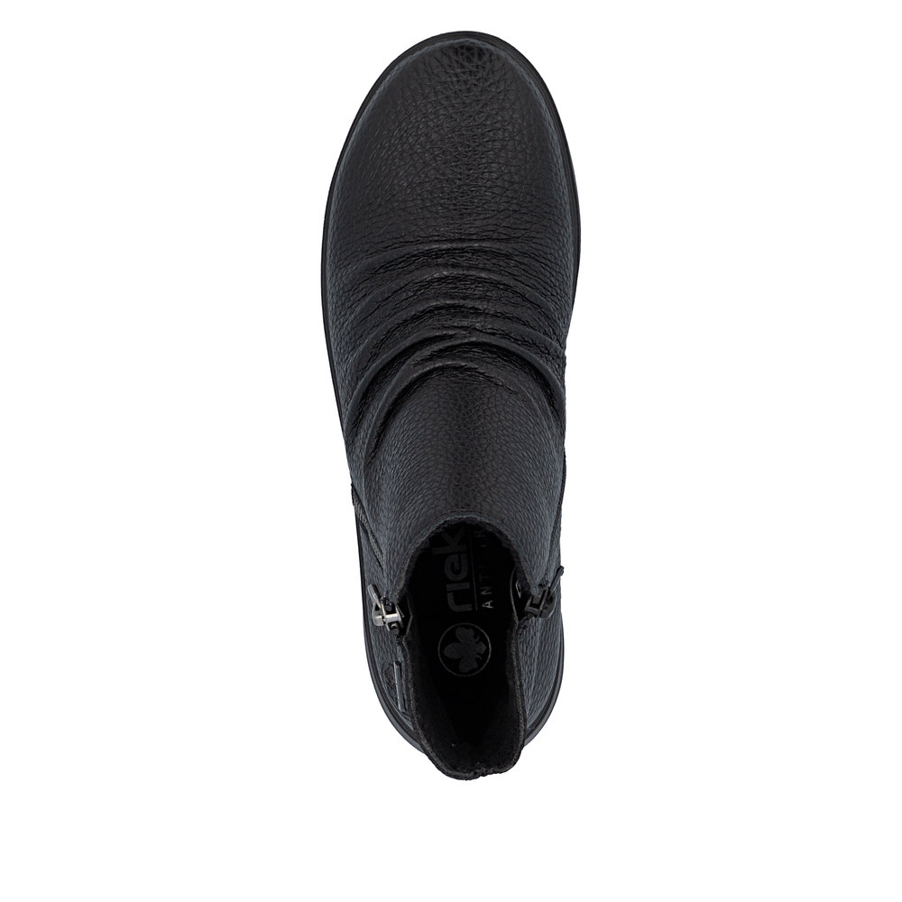 detail Dámská kožená kotníková obuv Rieker Z0056-00 černá