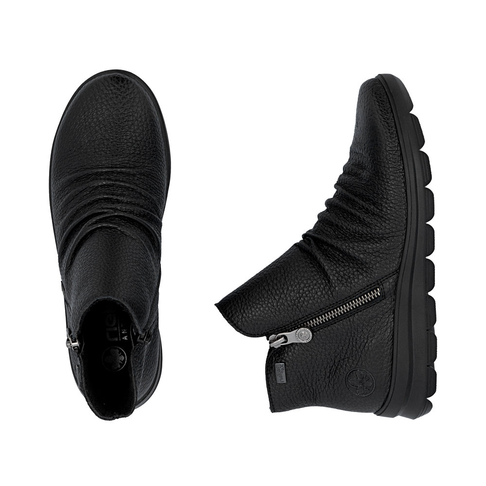 detail Dámská kožená kotníková obuv Rieker Z0056-00 černá