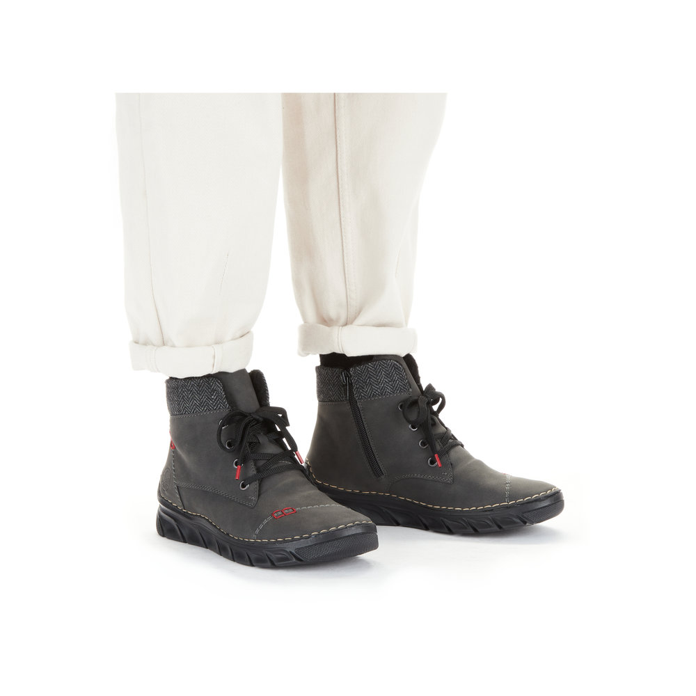 detail Dámská kotníková obuv Rieker 55031-45 šedá