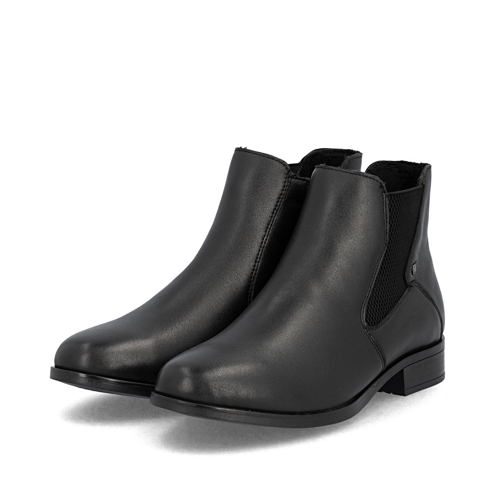 detail Dámská kožená kotníková obuv Rieker 77051-00 černá