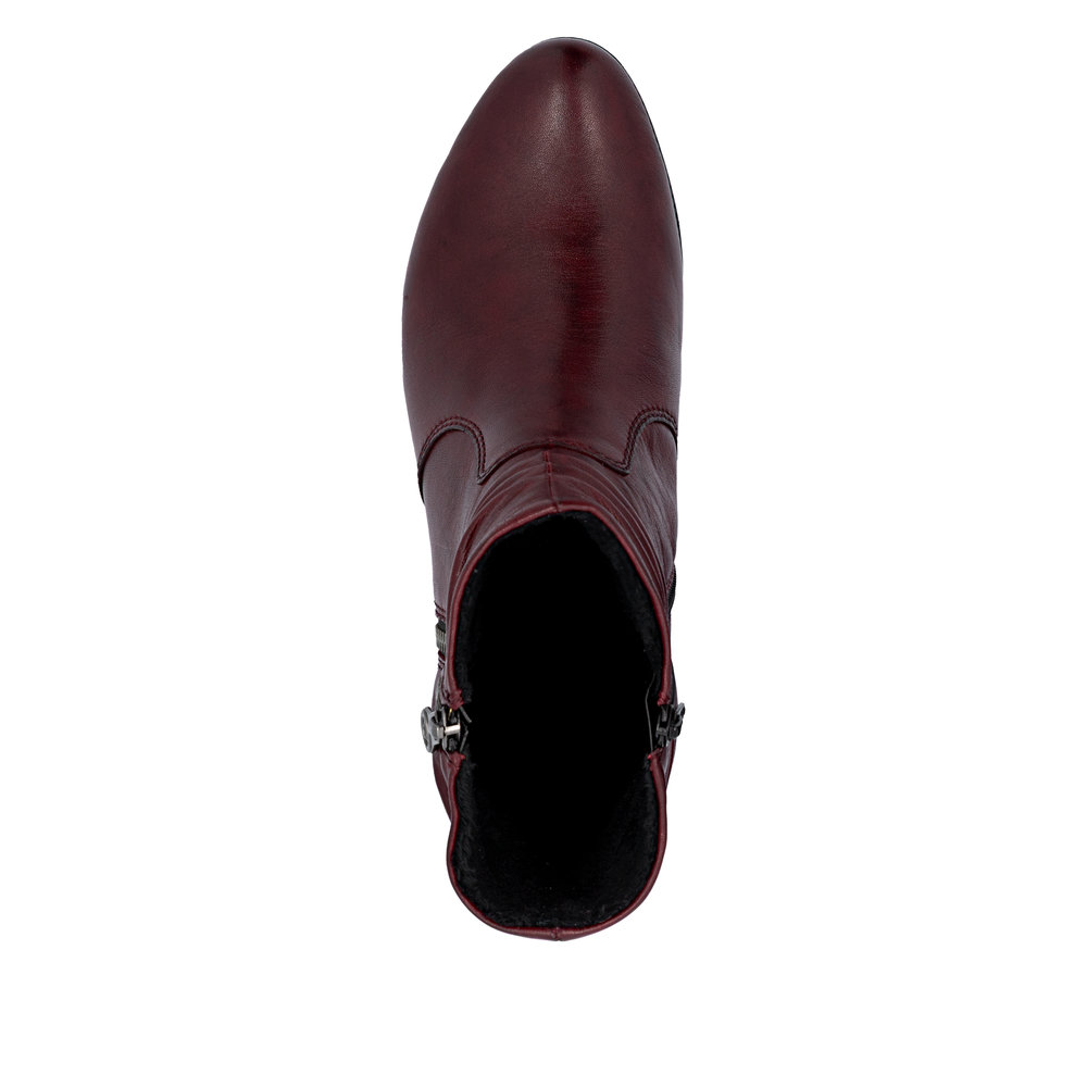 detail Dámská kožená kotníková obuv Rieker 78656-35 červená