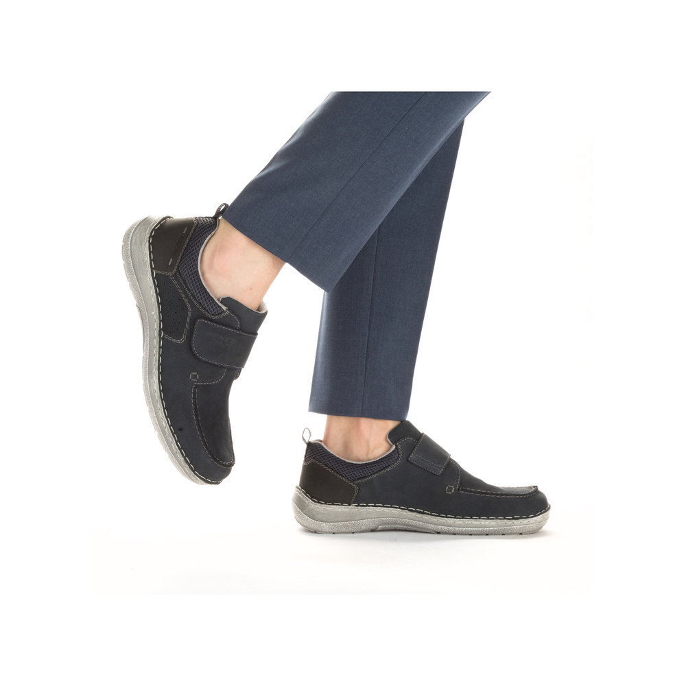 detail Pánské kožené polobotky Rieker 03058-14 modrá