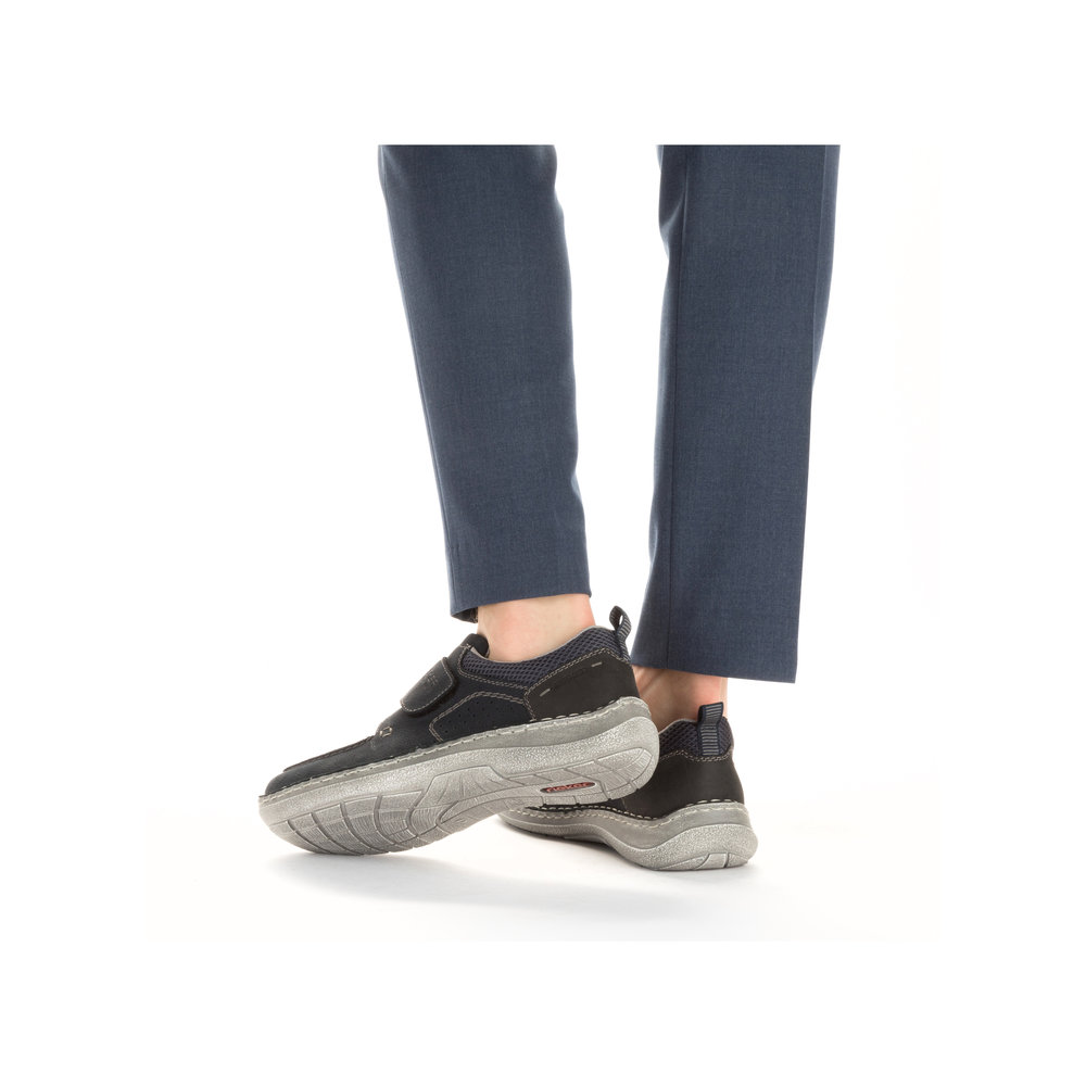 detail Pánské kožené polobotky Rieker 03058-14 modrá