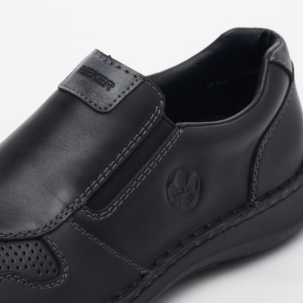 detail Pánské kožené mokasíny Rieker 03069-00 černá