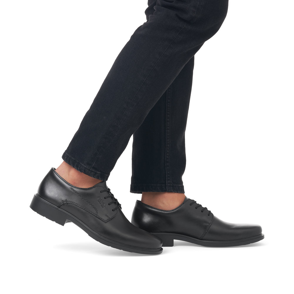 detail Pánské kožené polobotky Rieker B0001-00 černá