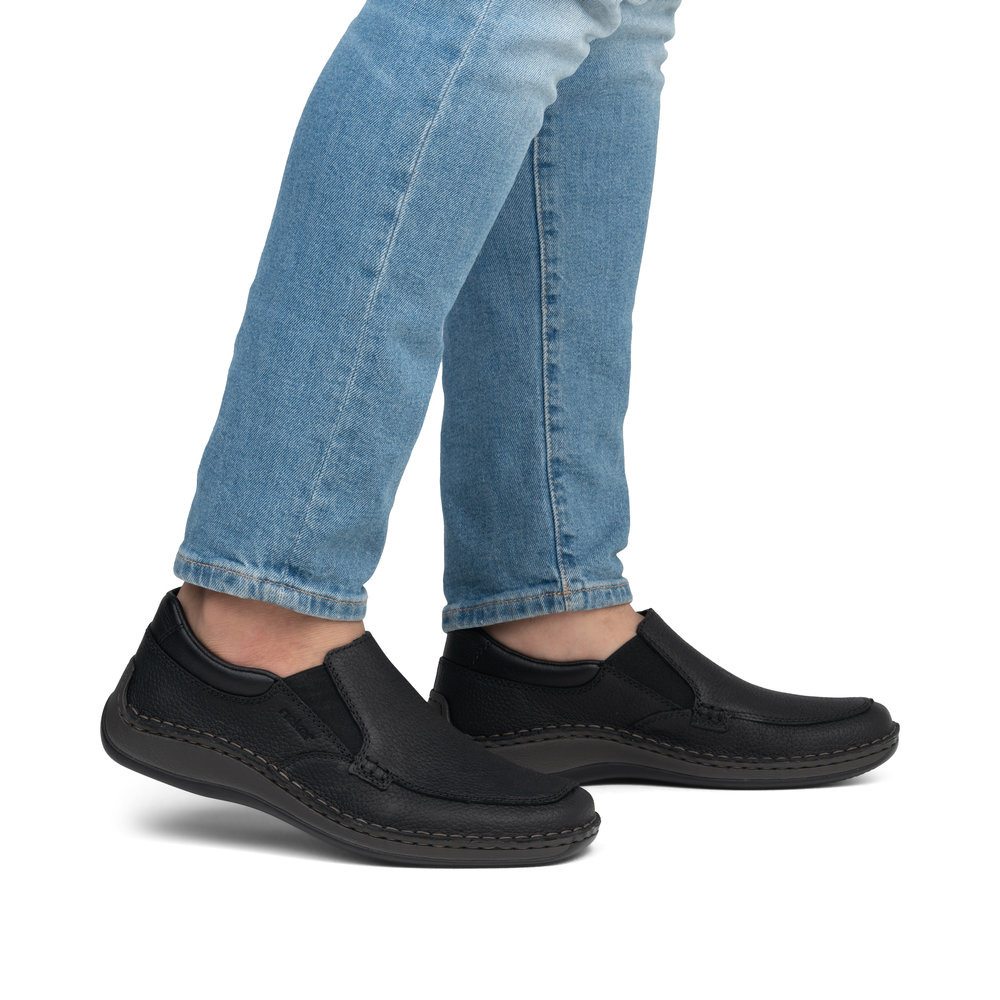 detail Pánské kožené mokasíny Rieker 05292-00 černá