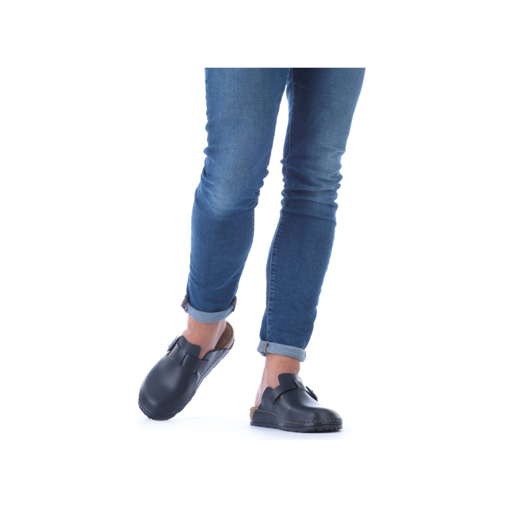 detail Pánské nazouváky Rieker 25680-00 černá