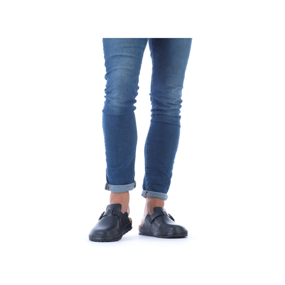 detail Pánské nazouváky Rieker 25680-00 černá