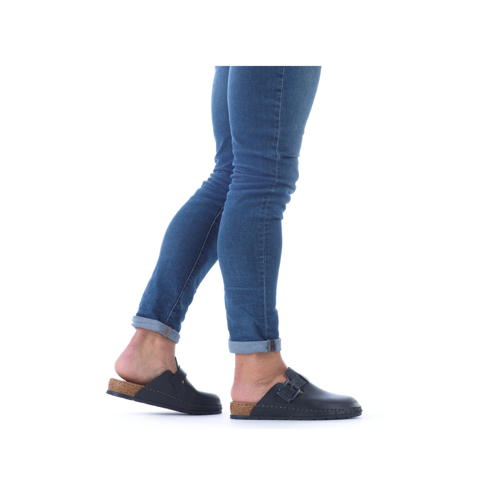 detail Pánské nazouváky Rieker 25680-00 černá