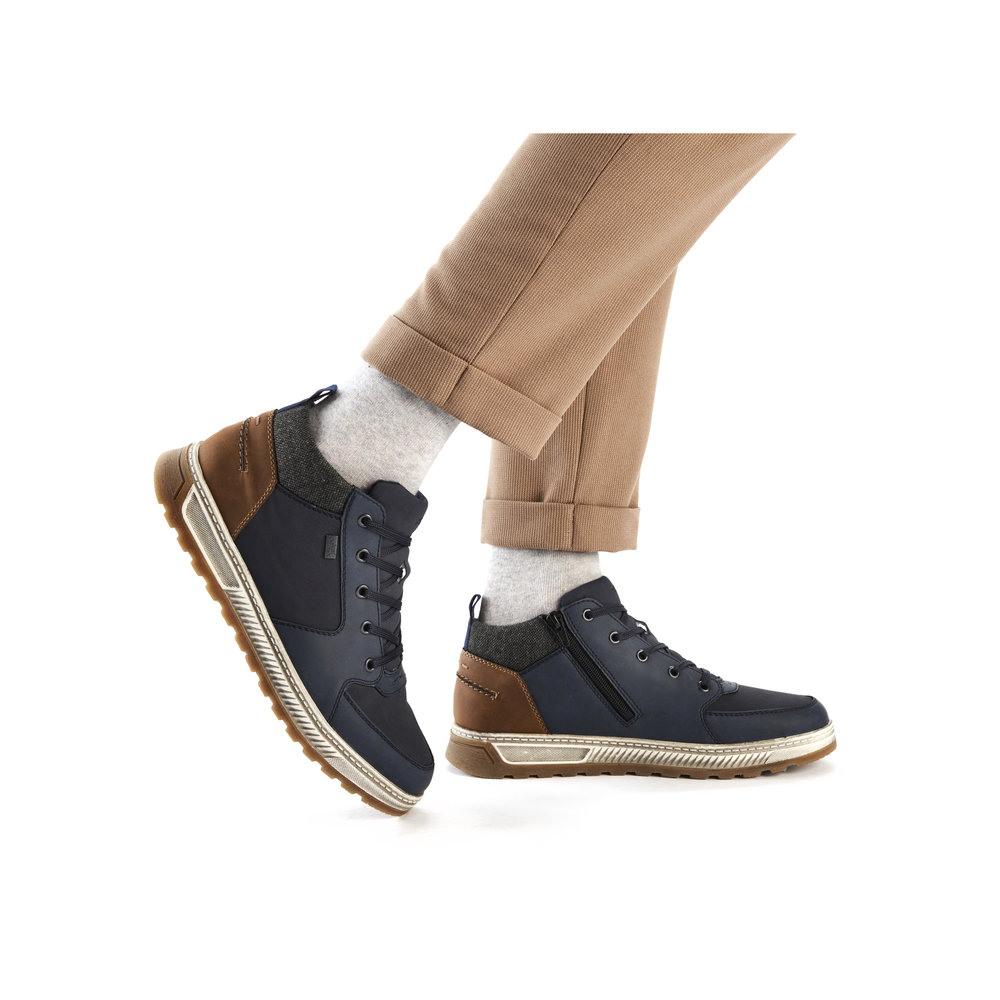 detail Pánská kotníková obuv Rieker 37011-14 modrá