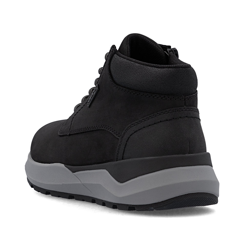 detail Pánská kotníková obuv Rieker 06001-00 černá