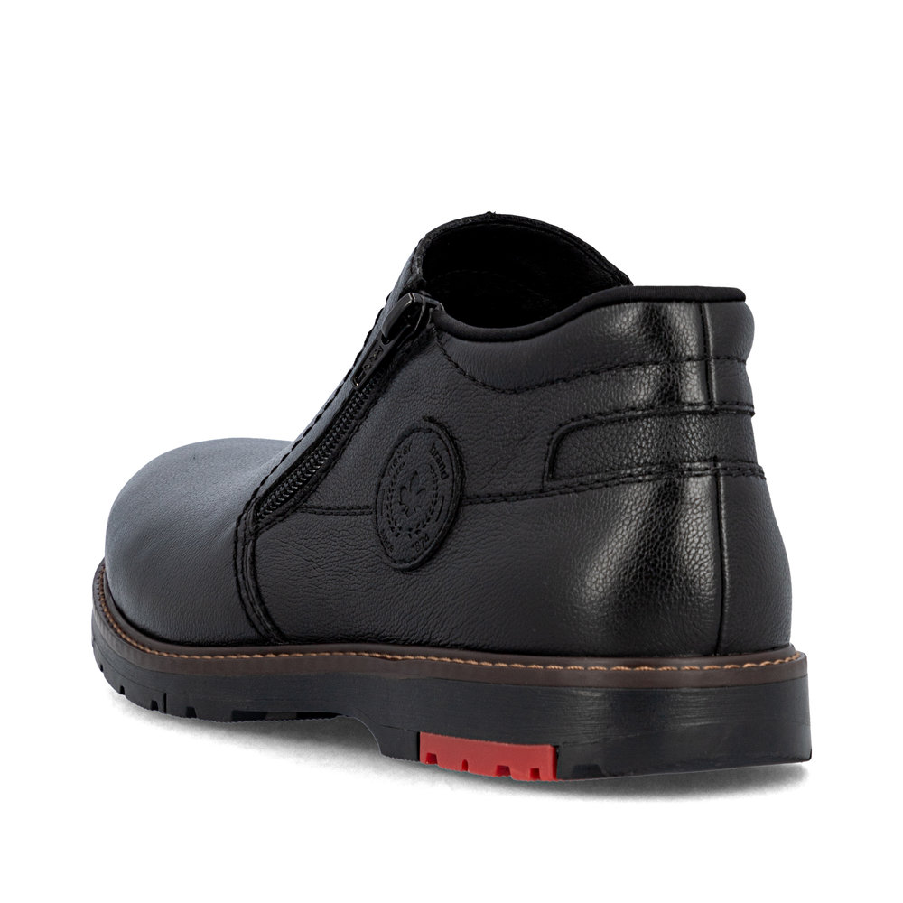 detail Pánská kožená kotníková obuv Rieker 10550-00 černá