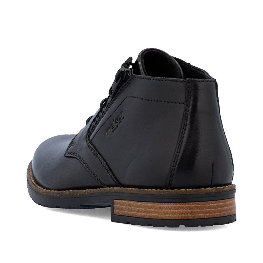 detail Pánská kožená kotníková obuv Rieker 14609-00 černá