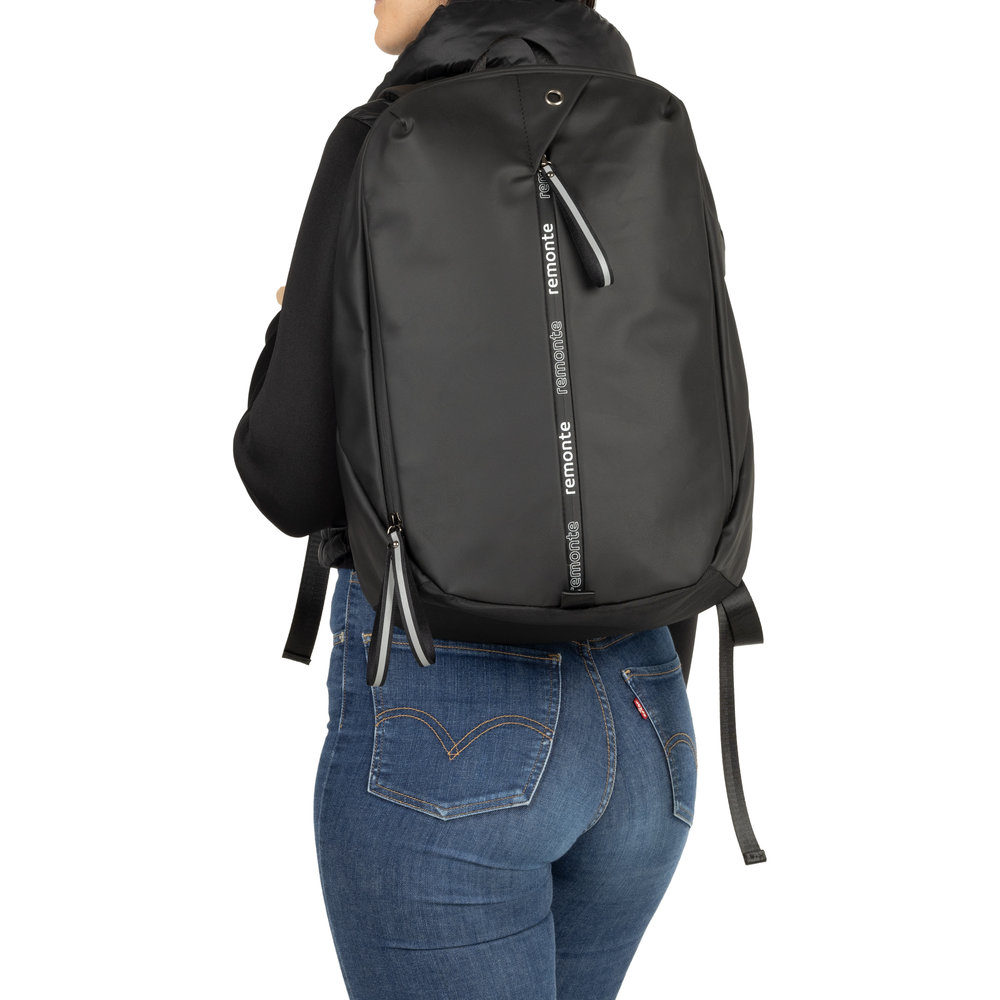 detail Dámský batoh Remonte Q0531-00 černá
