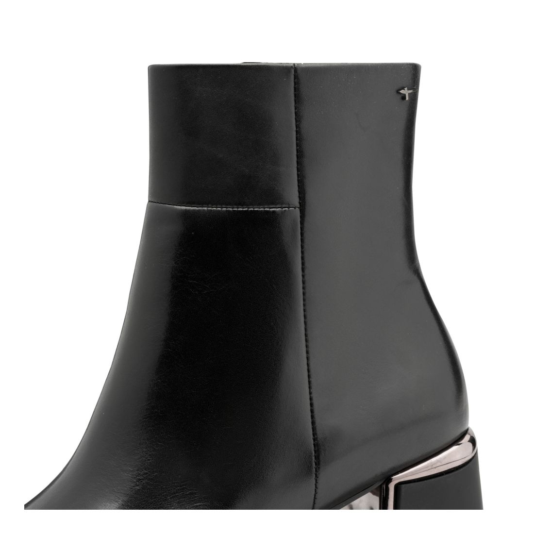 detail Dámská kožená kotníková obuv Tamaris 25341-45 003 černá