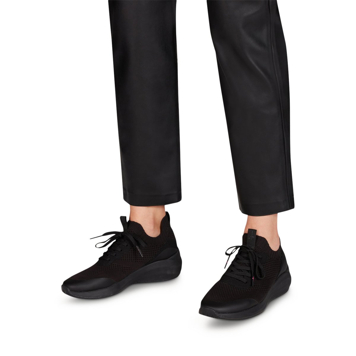 detail Dámské tenisky Tamaris 23758-25 007 černá