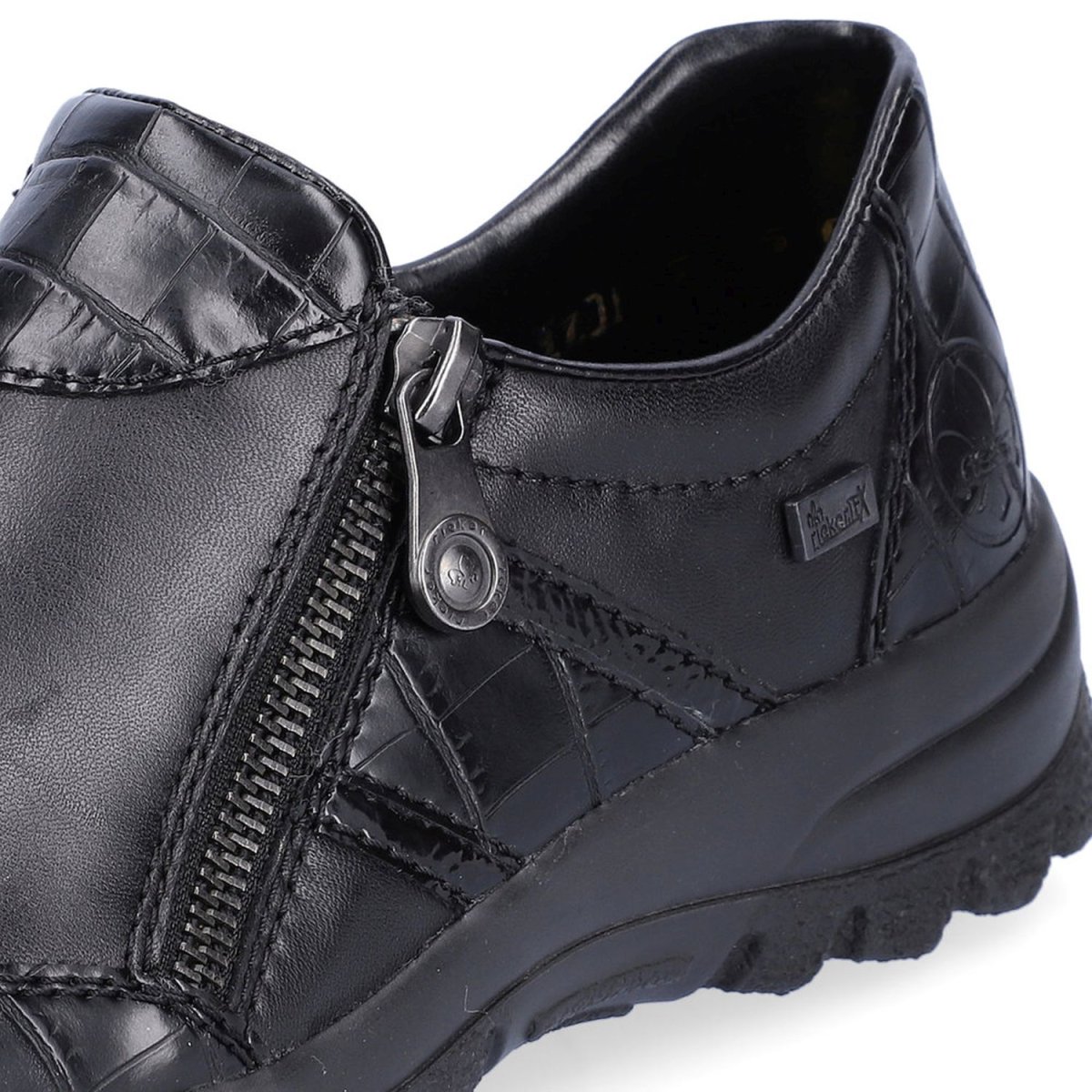 detail Dámské polobotky Rieker L7166-00 černá