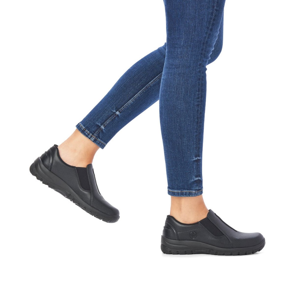 detail Dámské kožené polobotky Rieker L7175-00 černá