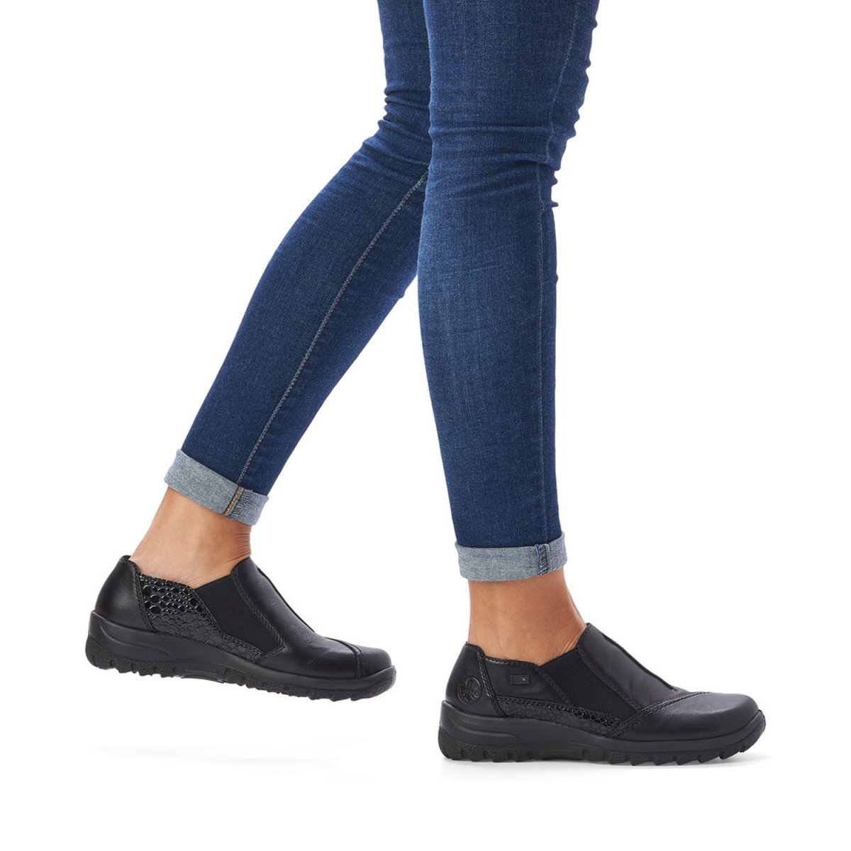 detail Dámské polobotky Rieker L7178-00 černá