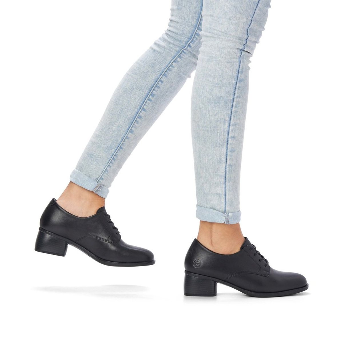 detail Dámská kožená obuv Remonte R8801-01 černá