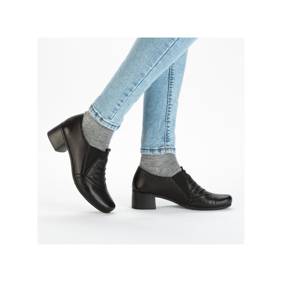 detail Dámské kožené polobotky Rieker 41657-00 černá