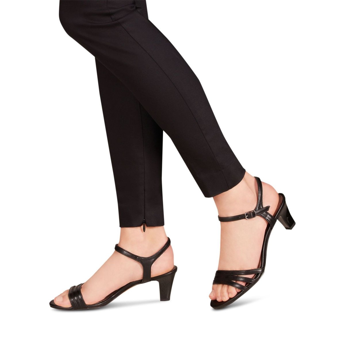 detail Dámské sandály Tamaris 28362-24 020 černá