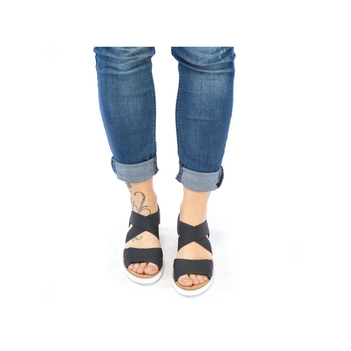 detail Dámské sandály Rieker V38G8-00 černá