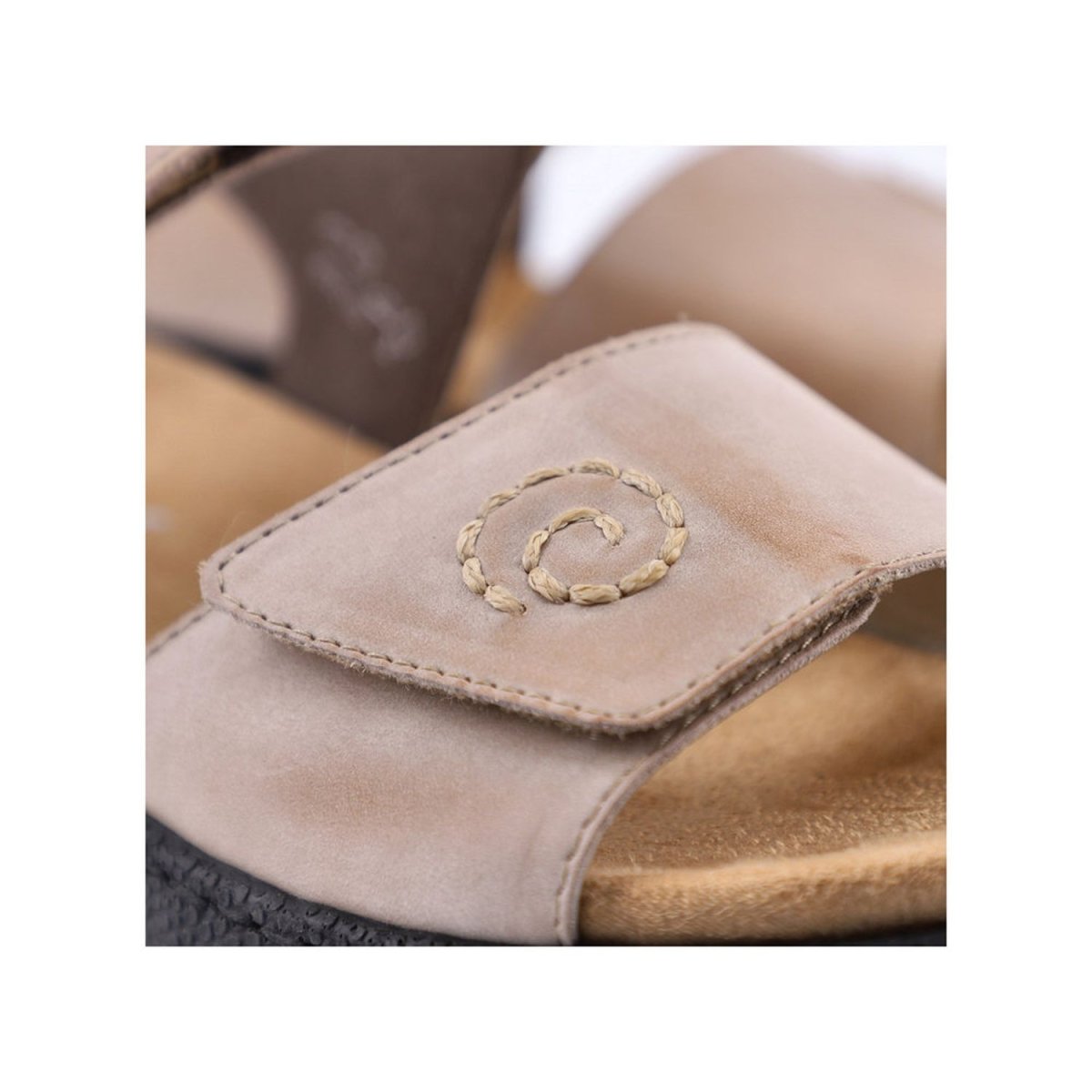 detail Dámské kožené sandály Rieker V8161-62 béžová