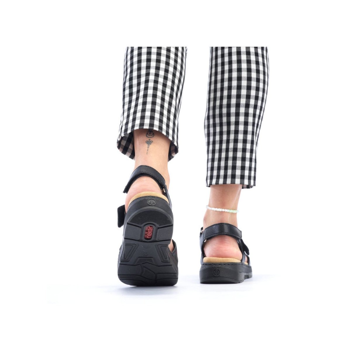 detail Dámské kožené sandály Rieker V8164-00 černá