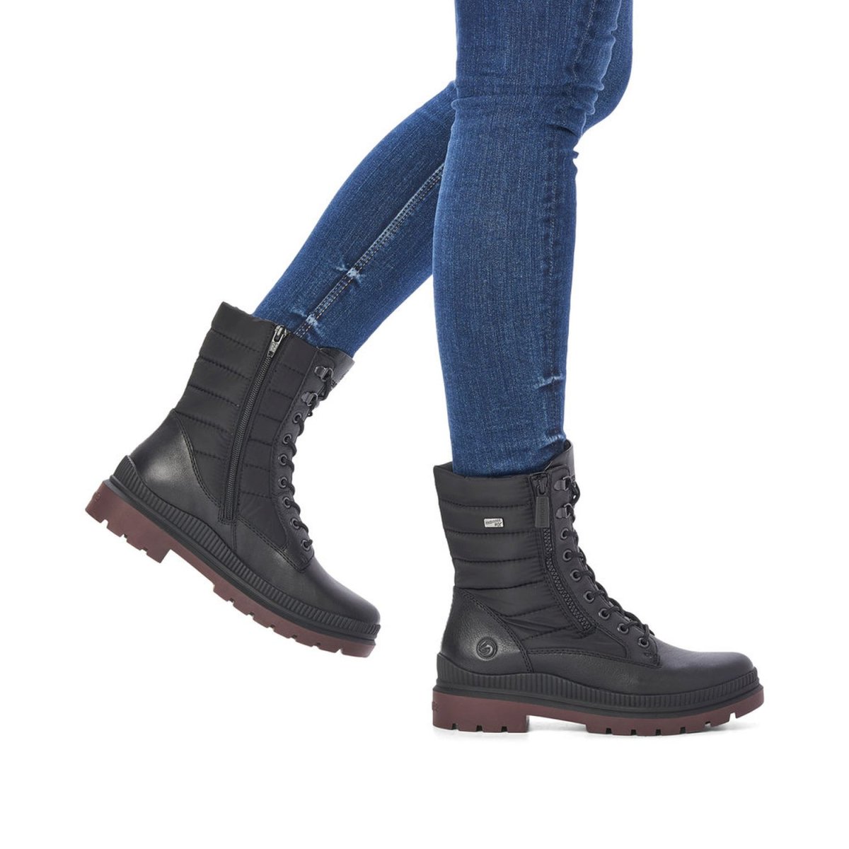 detail Dámská kotníková obuv Remonte D0C76-01 černá