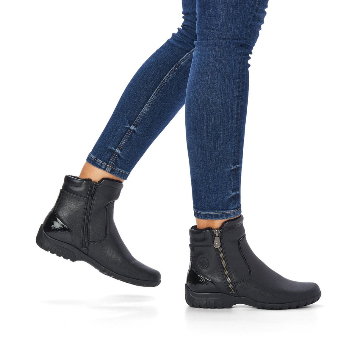 detail Dámská kožená zimní obuv Rieker L4657-00 černá
