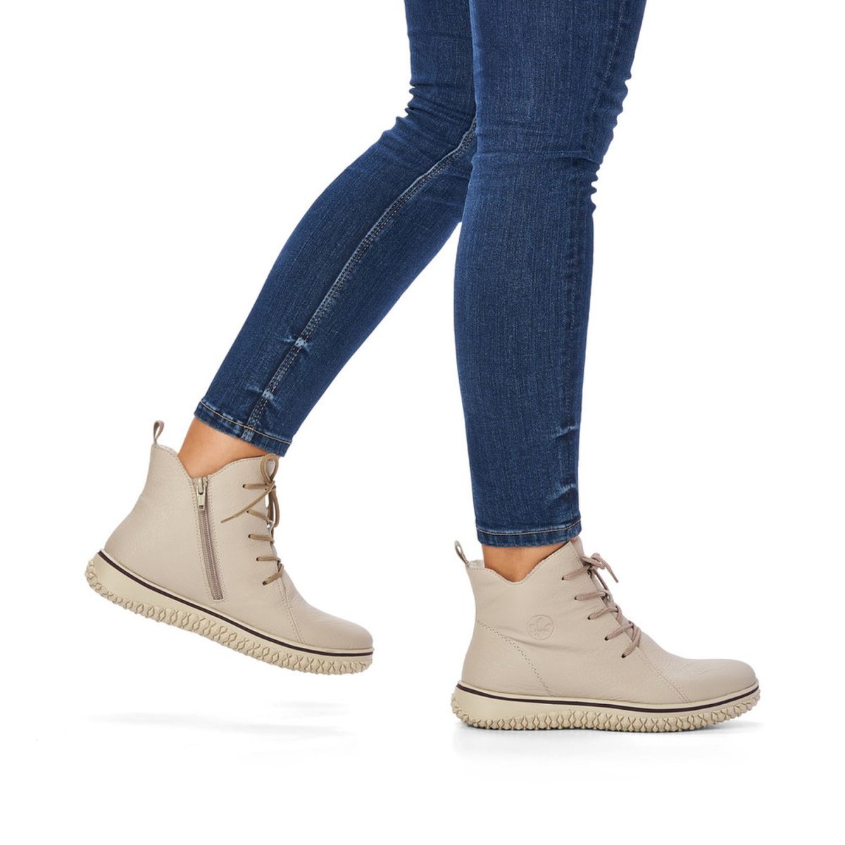 detail Dámská kotníková obuv Rieker Z4201-60 béžová