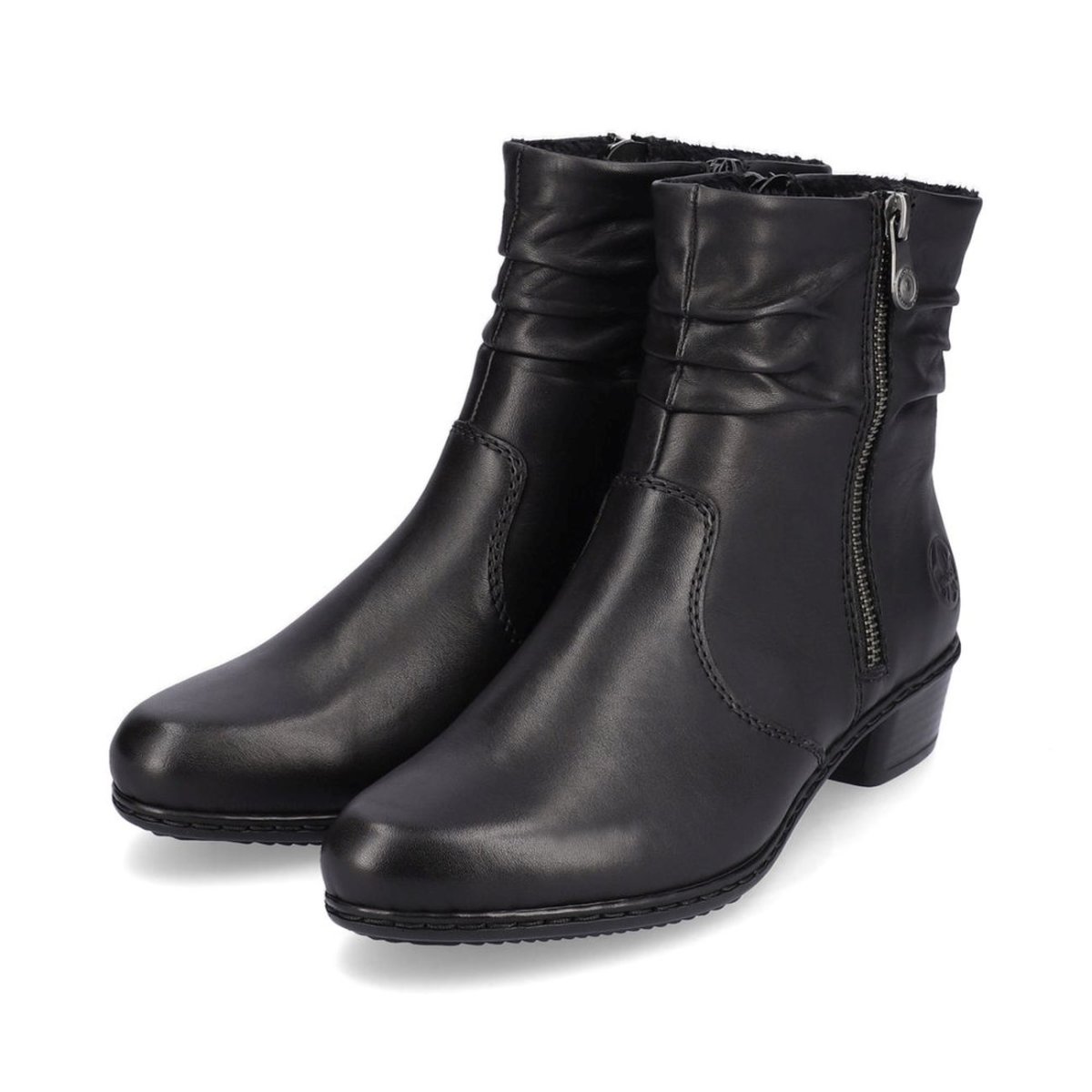 detail Dámská kotníková obuv Rieker Y0756-00 černá