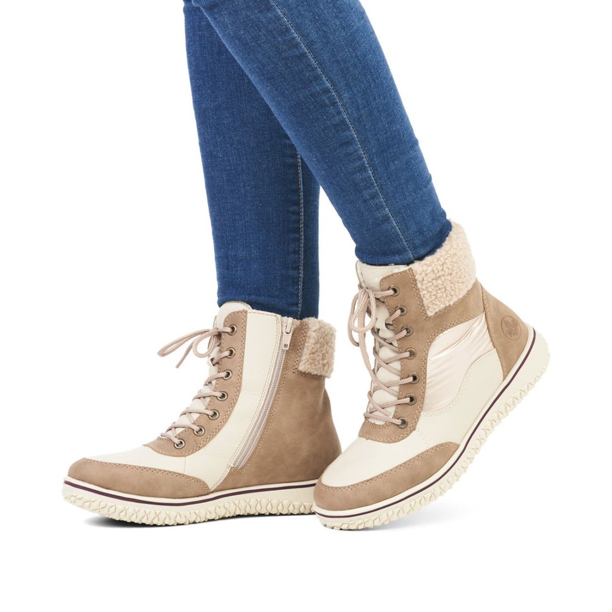 detail Dámská kotníková obuv Rieker Z4002-64 béžová