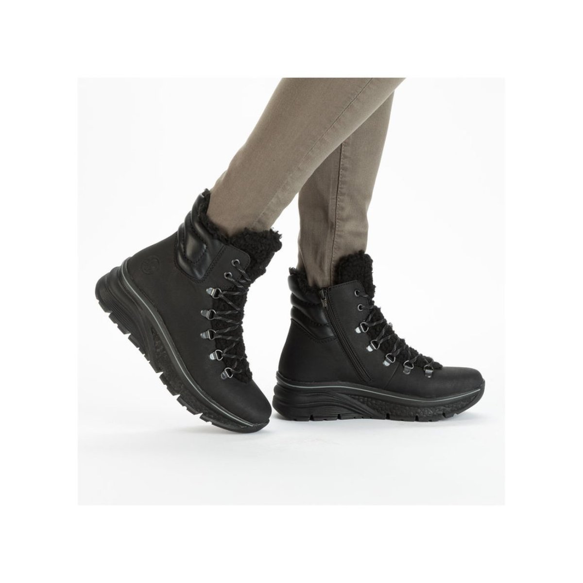 detail Dámská kotníková obuv Rieker 48030-00 černá