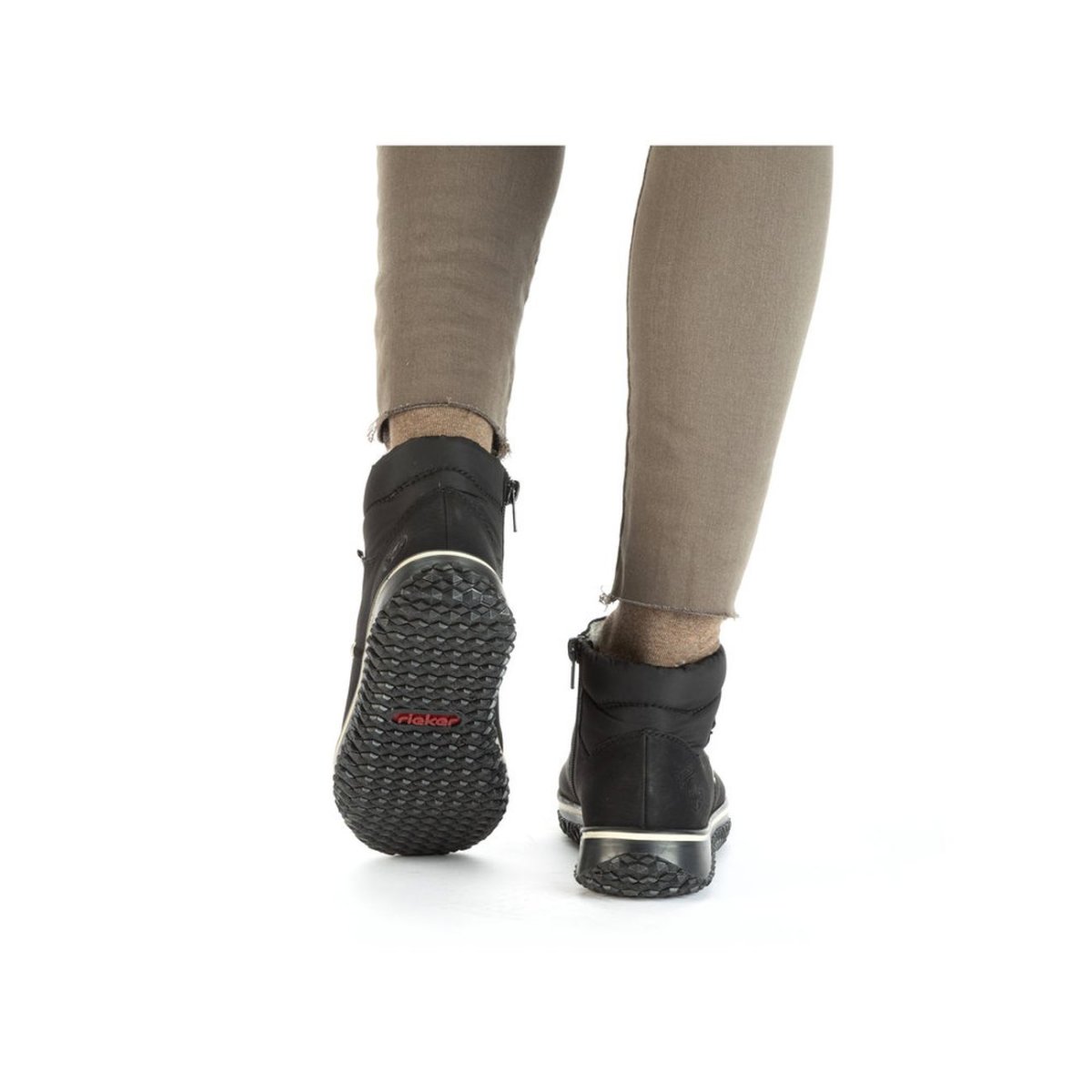 detail Dámská kotníková obuv Rieker Z4244-00 černá