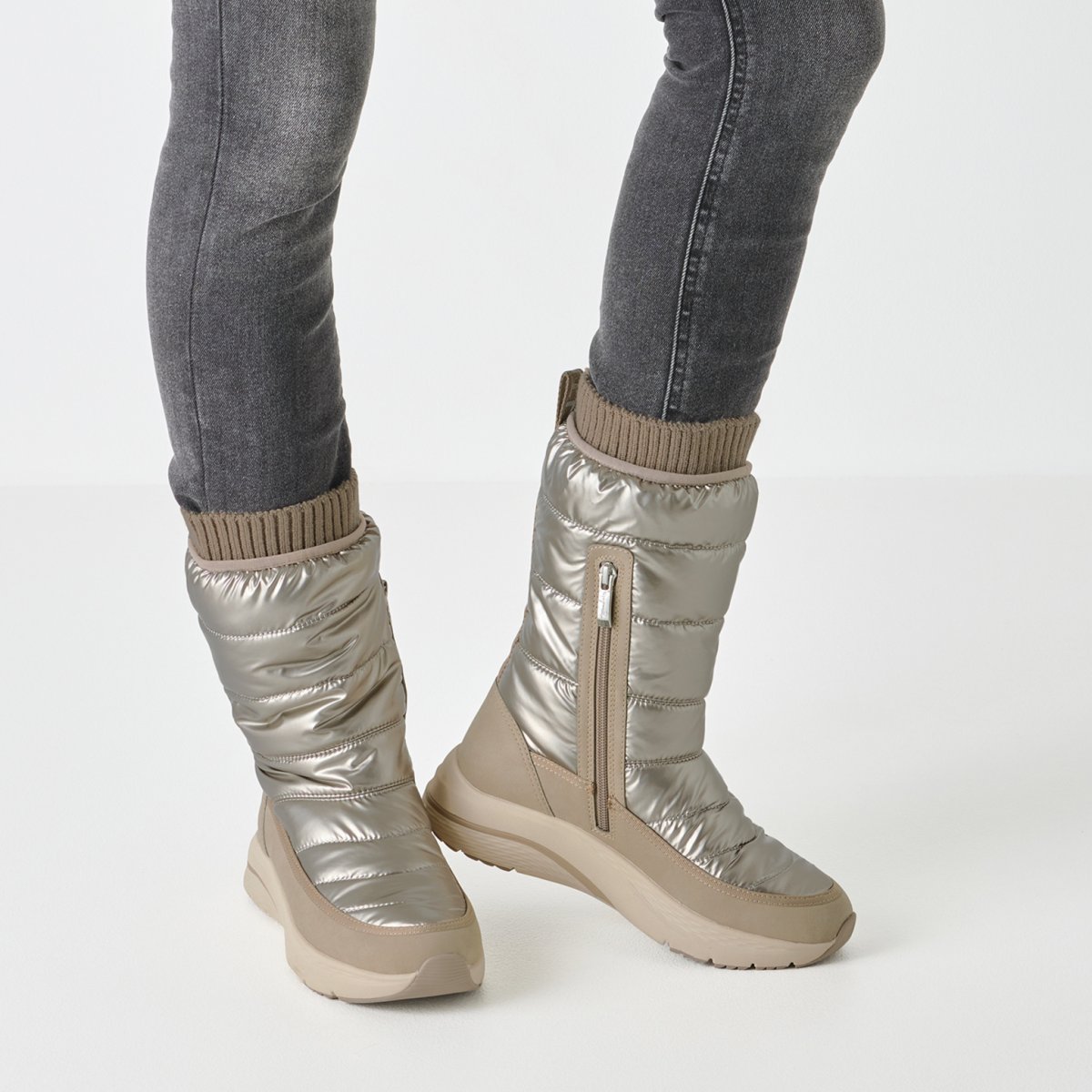 detail Dámské kozačky Tamaris 26805-45 179 zlatá