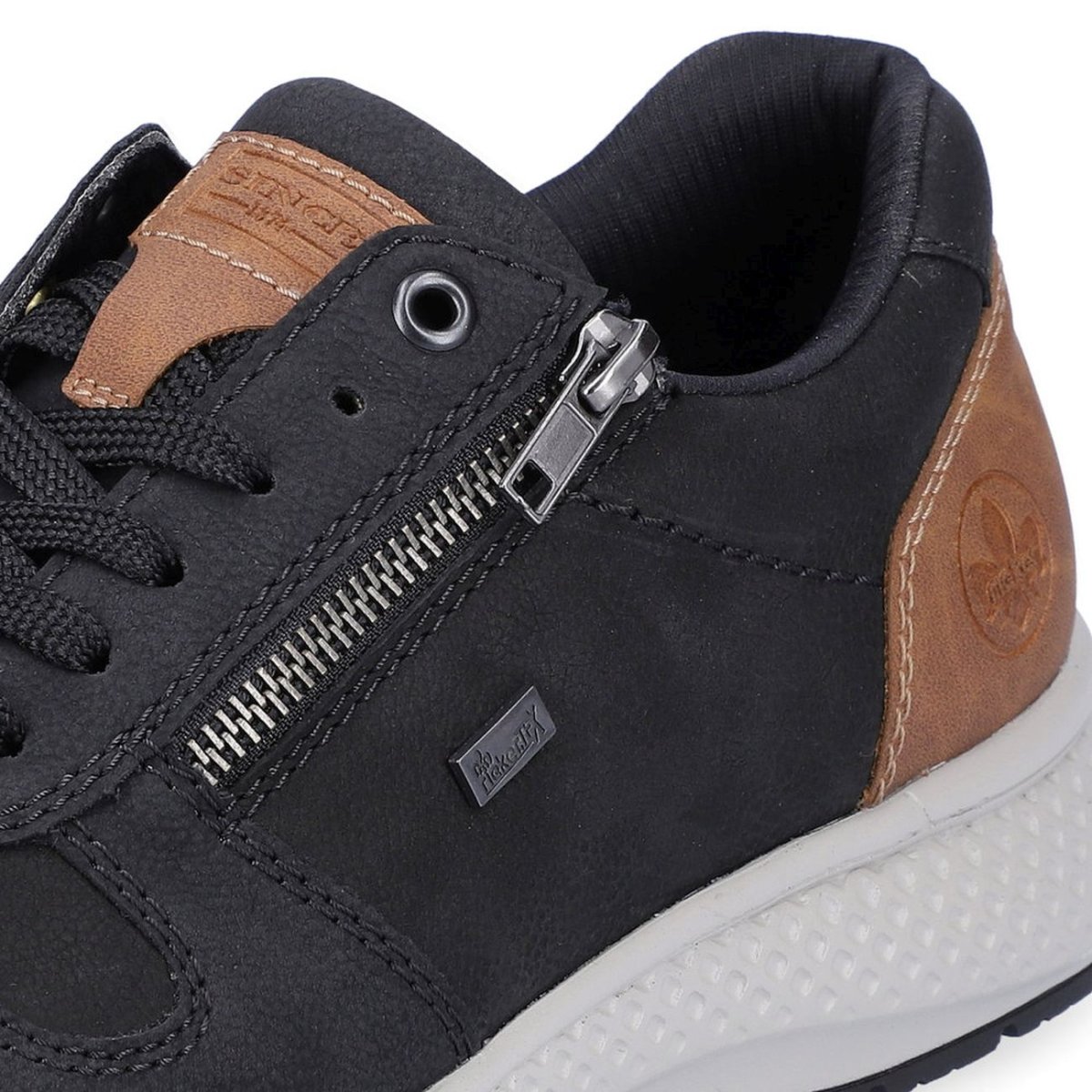 detail Pánské polobotky Rieker B7613-00 černá