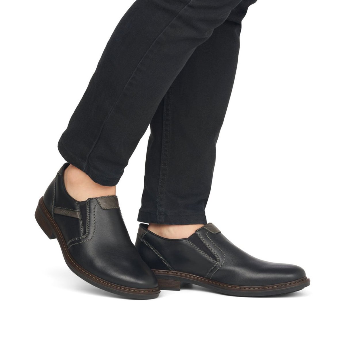 detail Pánské mokasíny Rieker 17665-00 černá