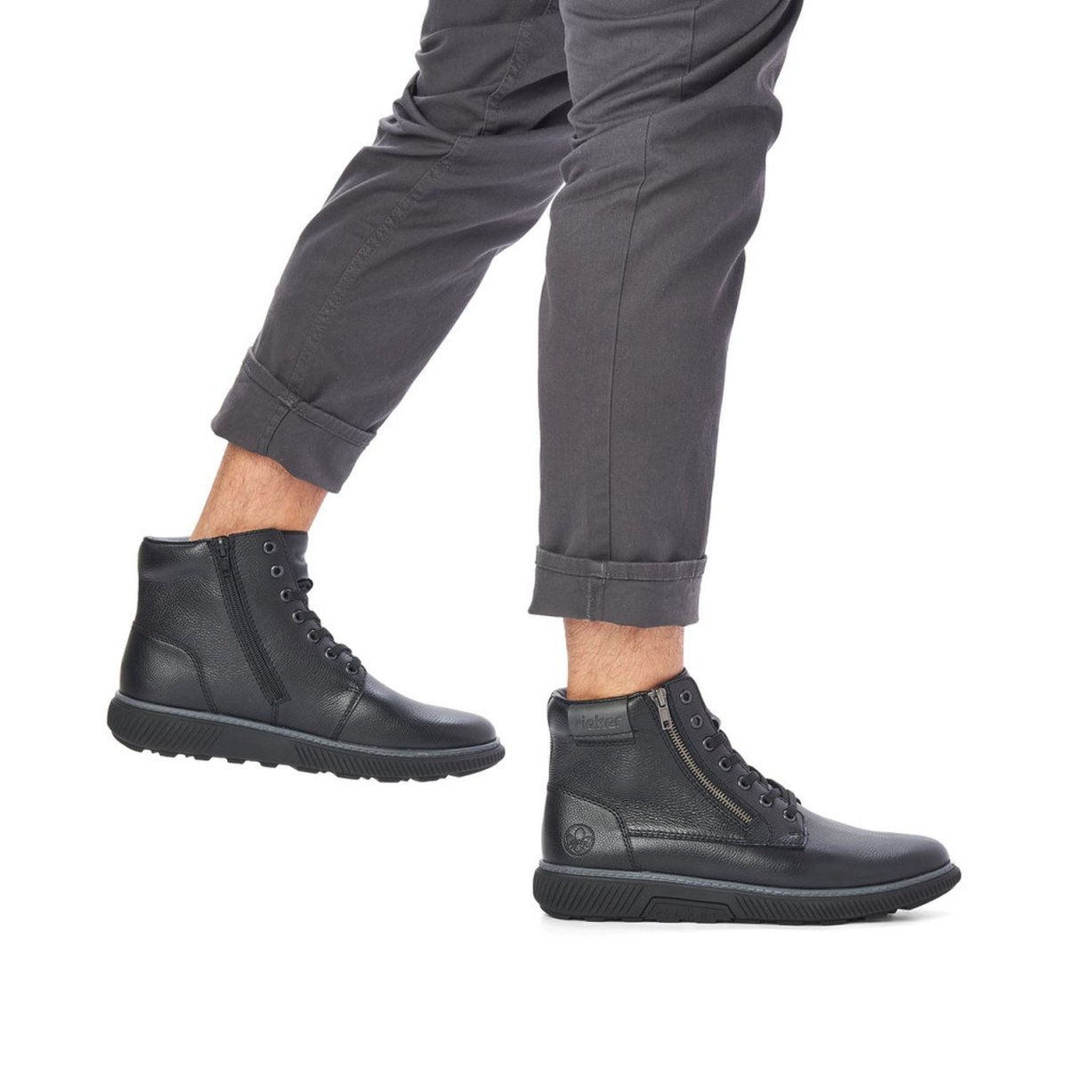 detail Pánská kotníková obuv Rieker B3306-00 černá