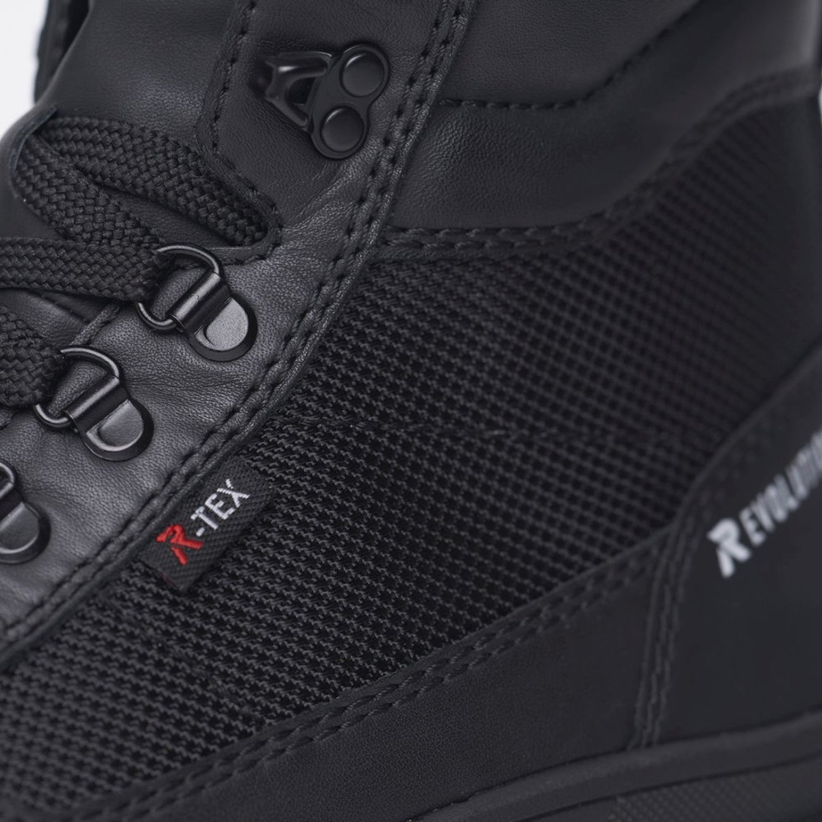 detail Pánská kotníková obuv Rieker Revolution U0270-00 černá