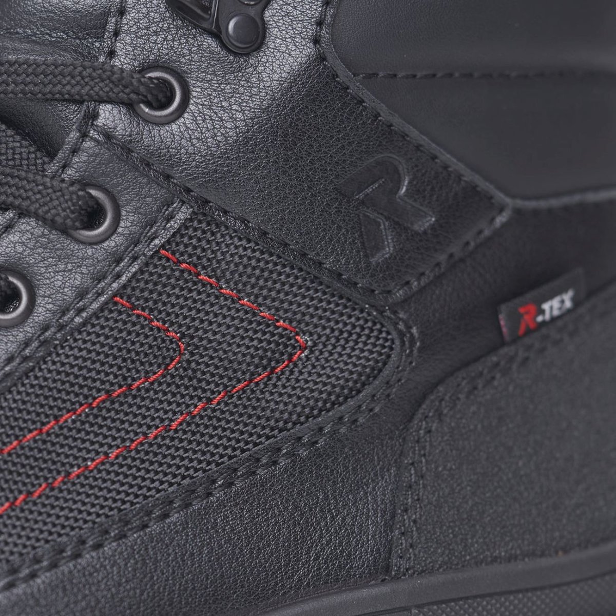 detail Pánská kotníková obuv Rieker Revolution U0271-00 černá