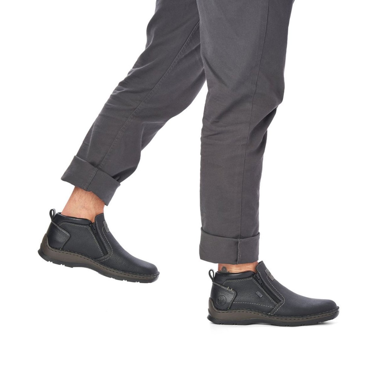 detail Pánská kotníková obuv Rieker 05357-00 černá