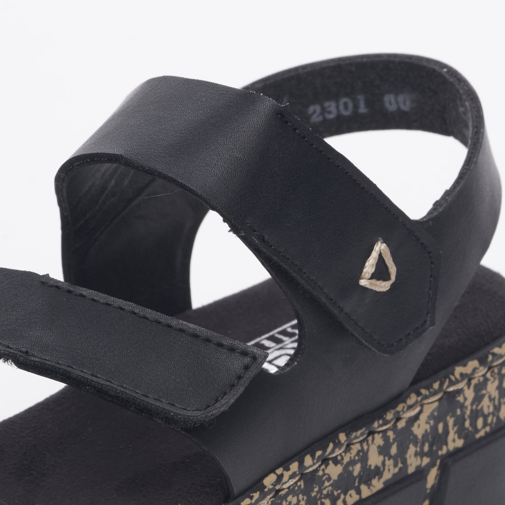 detail Dámské sandály Rieker V2301-00 černá